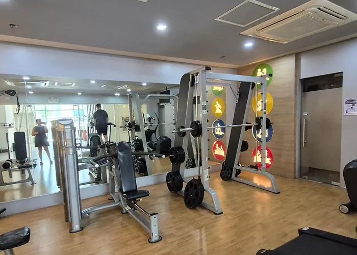 Rqui Condotel Near Airports And Newport World Casino *